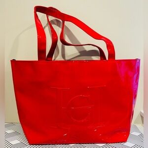 🔥Carolina Herrera Red Patent Tote bag🔥